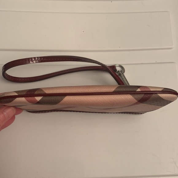 Burberry Nova Check Patent Burgundy leather Trim Wristlet Excellent Cond… - Picture 7 of 9